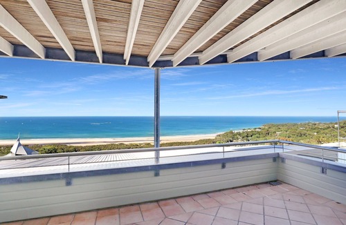 Point Lookout Apartment | Luxury three bedroom unit with spectacular beach and ocean views.