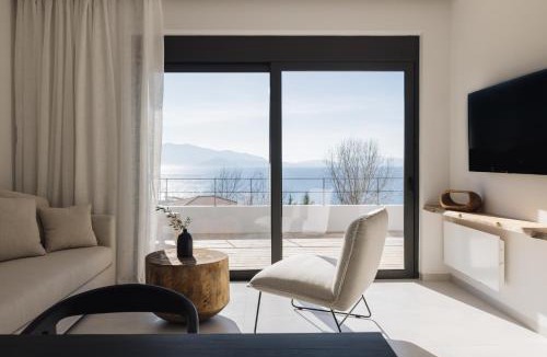 Paleros Apartment | Luzazul 2 bed apartment with jacuzzi and sea view