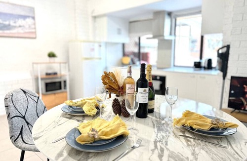Robertson House | Macgregor 2bed studio