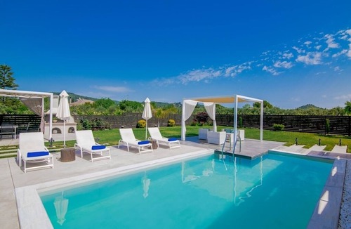 Vanato Villa | Madini Luxury Villa with free Pool Heating