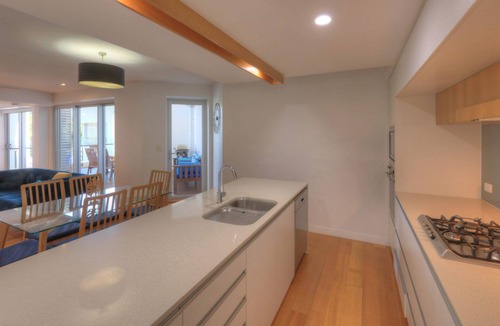 Horseshoe Bay Apartment | Maggies Beachfront Apt. 6