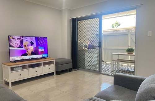 Margate House | Magical Margate ⭐️ walking distance to beach shops cafes restaurants with parking