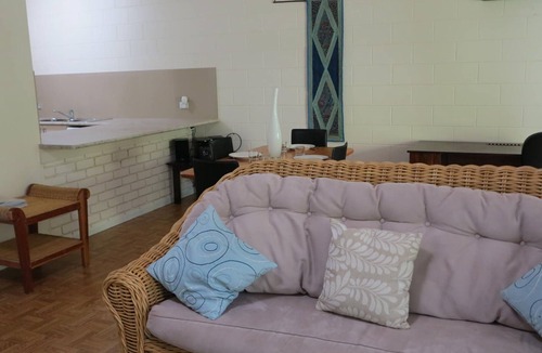 Arcadia Apartment | Magnetic Reef 7 - Relaxing tropical getaway with lush gardens and complex pool, minutes to Alma Bay