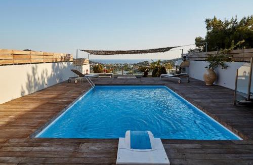Kropia Villa | Magnificent, Deluxe Villa, Lagonisi, Athens Riviera