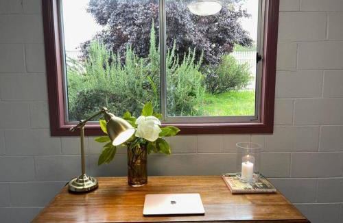 Stanthorpe House | MAGNOLIA HOUSE ON THE CREEK - STANTHORPE