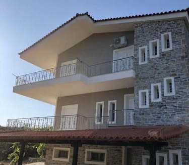 Agii Apostoli House | Maisonette by the beach