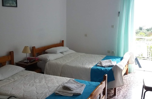 Livadi Bed & Breakfast | Manoleas Taverna & Rooms to Let