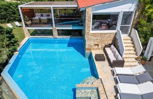 Elia Villa | Maria Elena Villas II