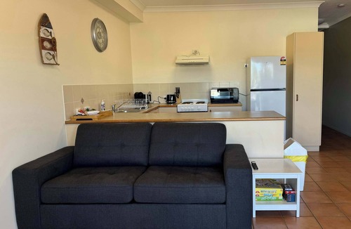 South Townsville Apartment | Marina View Apartment - Steps Away from CBD