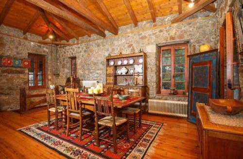 Kefalochori Villa | MARIOLATA STONE HOUSE