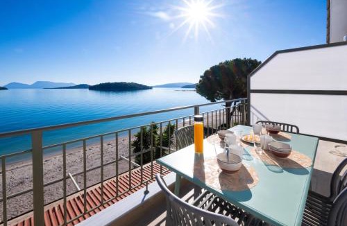Perigiali Apartment | Marmel seaside apartment-BRANDNEW Beachfront apartment in Nydri