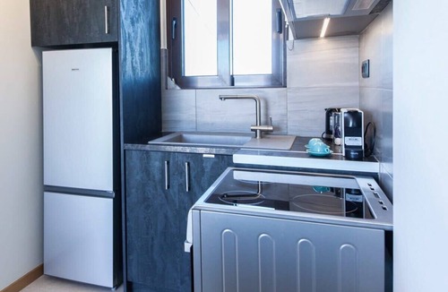 Khalandrion Apartment | Marousi Modern Green Oasis Apt w Amazing Balcony