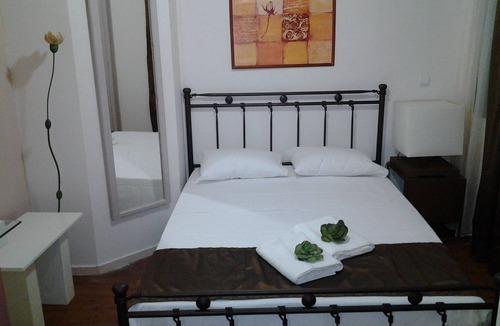 Chios Town Apartment | Mastic Point Studios