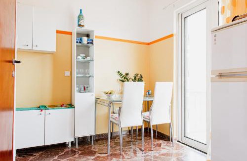 Kiveri Apartment | Mavromati Rooms 2