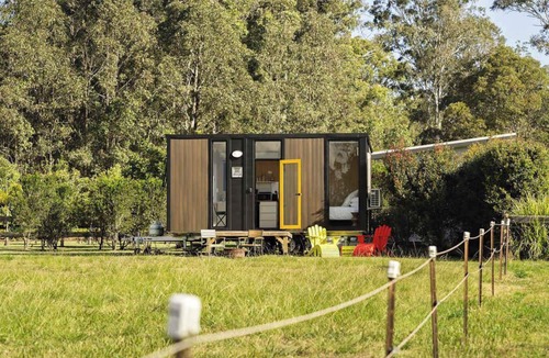 Tuchekoi House | Meadows Edge by Tiny Away