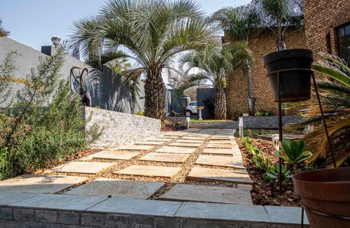 Zwartkop House | Mereke Manor