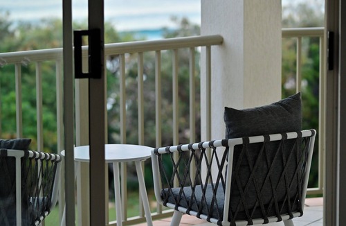 Point Lookout Apartment | Million $ view - watch whales from comfort of home