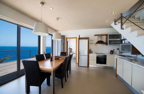 Agios Nikitas Villa | MILOS BAY VILLAS- Beachfront luxury villa with private pool, beach access