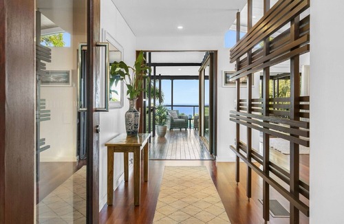 Noosa Heads House | Minutes from Hastings Street