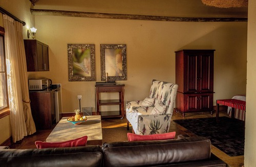 Mookgopong House | Mmakuba Private Game Lodge, Deluxe Chalet 8B