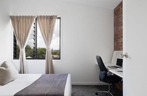 Norman Park House | Modern 3BR retreat with Sauna - The Loft
