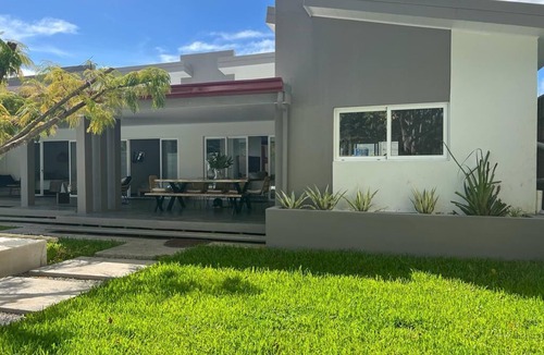 Cabuya House | Modern and quiet house 5 minutes from the beach