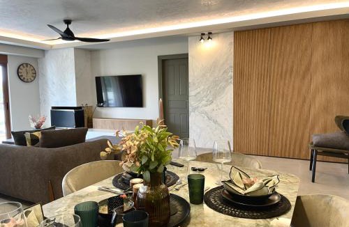 Voula Apartment | Modern Athenian Riviera Apartment