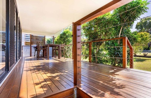 Kinka Beach House | Modern Beach House in A Quiet Location