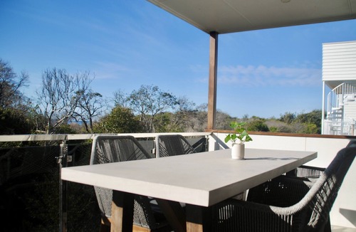 Marcoola House | Modern Beach House, Pet Friendly - Sunshine Coast