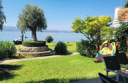 Malakonta House | Modern Beachfront Apartment in Lilantia – Pool, 2BR/2BA, Near Eretria