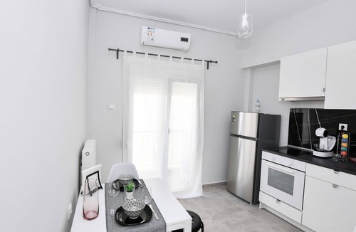 Larissa Apartment | Modern, comfortable apartment, in the heart of the city