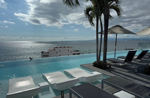 Amapas Condo | Modern condo in Romantic Zone with private plunge pool