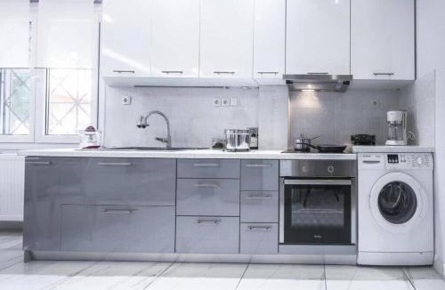 Agia Paraskevi House | Modern fully-equipped house, 5 min walk from metro