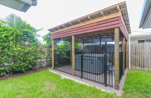 Trinity Beach House | Modern Home with Private Spa and Fenced Garden
