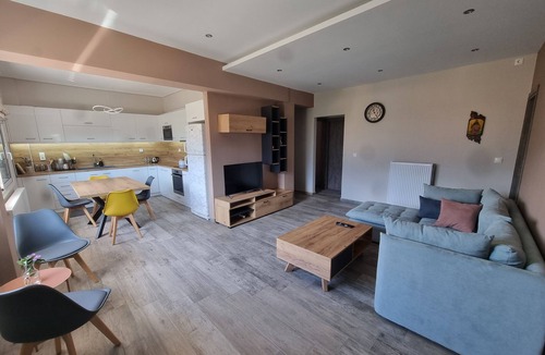 Lianokladi House | Modern House in the Village