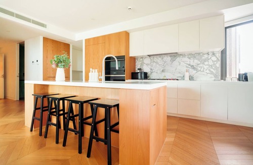 New Farm Apartment | Modern Oasis in New Farm l Walk to River and Cafes