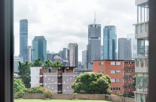 New Farm Apartment | Modern Oasis in New Farm l Walk to River and Cafes