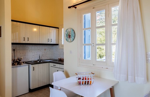 Diasella Apartment | Modern Seaview Nest with Pool & Panoramic Views