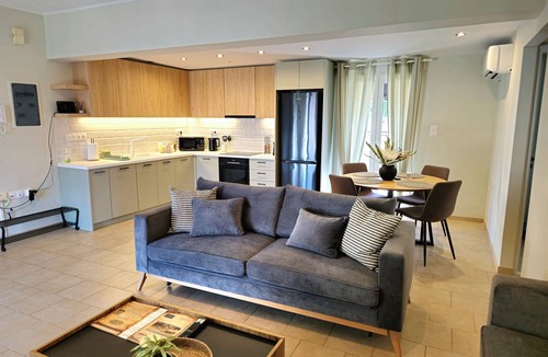 Neos Kosmos Apartment | Modern & Spacious 3bdr apartment