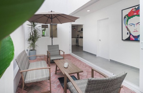 Lazaro Cardenas House | Modern Stadium Bungalow