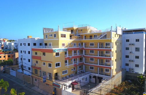 Corales del Sur Apartment | Modern Studio Near Airport Fast Wifi Generator