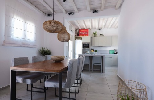 Tourlos Villa | Modern Villa, 5 Master BR, Large Private Pool, Sunset View, close 2 Mykonos Town