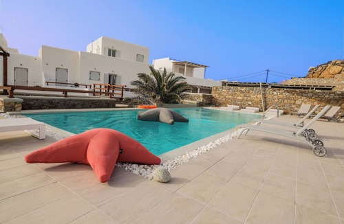 Tourlos Villa | Modern Villa, 5 Master BR, Large Private Pool, Sunset View, close 2 Mykonos Town