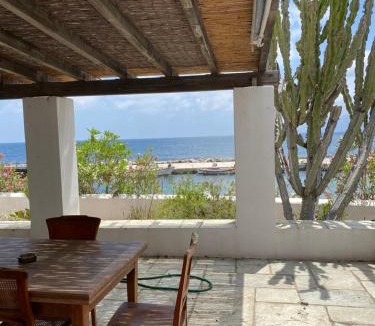 Skiros Bed & Breakfast | Molos ONE