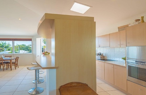 Noosaville Apartment | Moments to the River Noosaville - free use of kayaks & bikes & unlimited wifi
