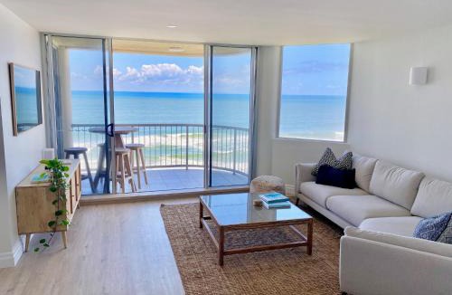 Caloundra Apartment | Monterey Lodge - Unit 18, 27 Warne Terrace, Kings Beach Caloundra