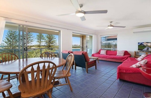 Caloundra Apartment | Moondara Unit 5, Bulcock Beach QLD