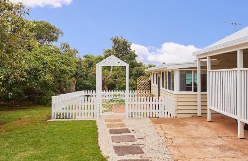 North Tamborine House | Moonya Avocado Farm Cottage - with early check-in