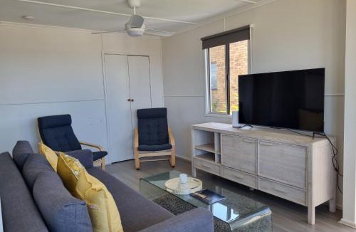 Beachmere Apartment | Moreton Views!