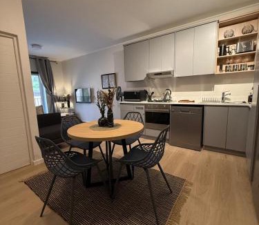Redhill Apartment | Mountain Bay Apartment with Sea and Mountain Views
